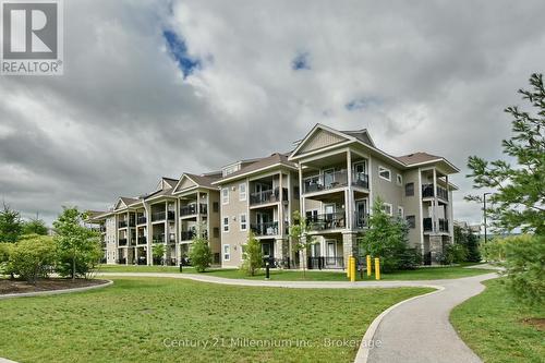 201 - 5 Anchorage Crescent, Collingwood, ON - Outdoor With Facade