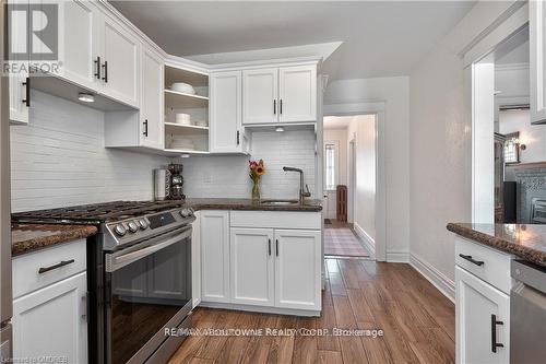 23 Ottawa Street S, Hamilton, ON - Indoor Photo Showing Kitchen With Upgraded Kitchen