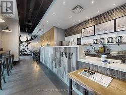 1 - 382 YONGE STREET  Toronto, ON M5B 1S8