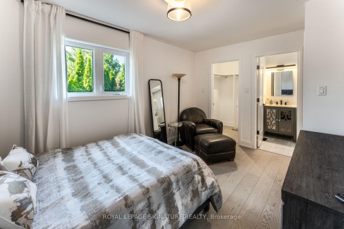 2545 Evelyn Court, Mississauga, ON - Indoor Photo Showing Bedroom