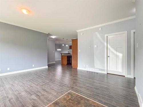 4 250 7Th Avenue N, Virden, MB - Indoor