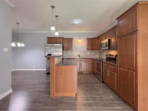 4 250 7Th Avenue N, Virden, MB - Indoor Photo Showing Kitchen