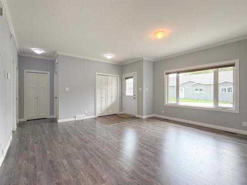 4 250 7Th Avenue N, Virden, MB - Indoor Photo Showing Other Room