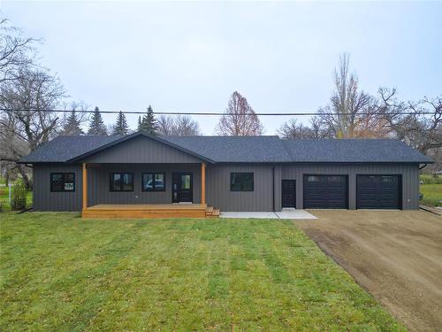 135 Daphne Avenue E, Souris, MB - Outdoor With Deck Patio Veranda