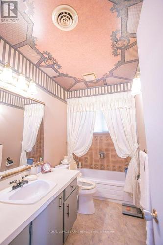 357 The Captains Corners, Kawartha Lakes (Bobcaygeon), ON - Indoor Photo Showing Bathroom
