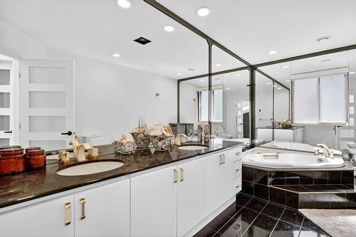 Bathroom - 1623 Rue Michel-Gamelin, Laval (Vimont), QC - Indoor Photo Showing Bathroom