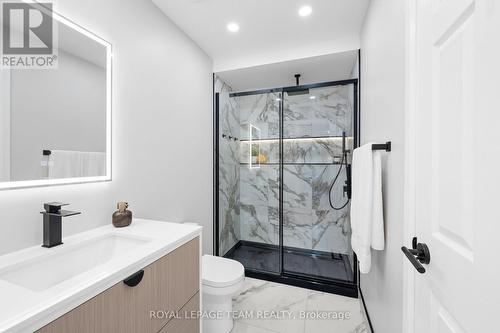 Sleek retreat with designer finishes - 137 Macassa Circle, Ottawa, ON - Indoor Photo Showing Bathroom