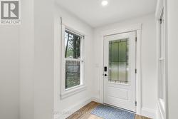 Bright entrance - 