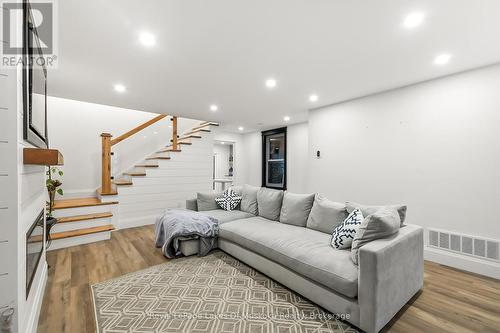 custom hemlock staircase - 190 Maple Street, Bracebridge (Macaulay), ON - Indoor