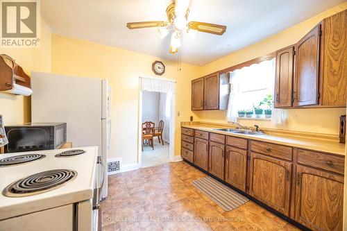 48 Minnewawa Road, Mississauga, ON - Indoor Photo Showing Kitchen With Double Sink