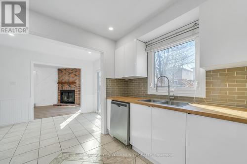 391 Hickling Trail, Barrie, ON - Indoor Photo Showing Kitchen With Double Sink