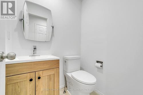 391 Hickling Trail, Barrie, ON - Indoor Photo Showing Bathroom