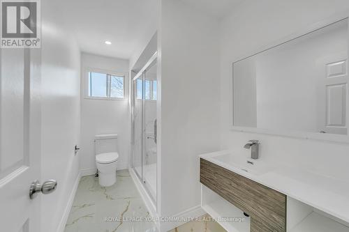 391 Hickling Trail, Barrie, ON - Indoor Photo Showing Bathroom