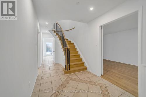 391 Hickling Trail, Barrie, ON - Indoor Photo Showing Other Room