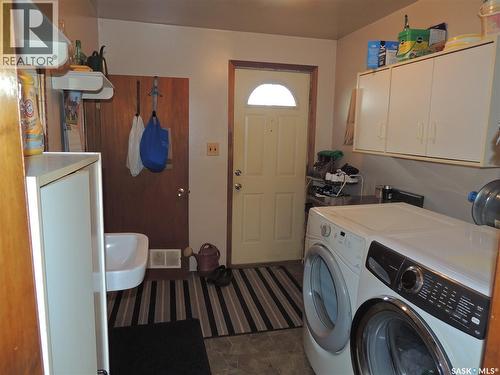 Boehmer Acreage, Coalfields Rm No. 4, SK - Indoor Photo Showing Laundry Room
