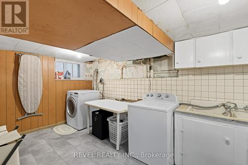 197 Balmoral Avenue S, Hamilton, ON - Indoor Photo Showing Laundry Room
