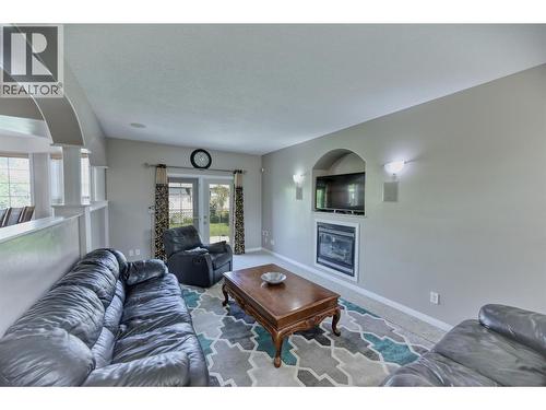 270 Willows Place, Oliver, BC - Indoor Photo Showing Living Room With Fireplace