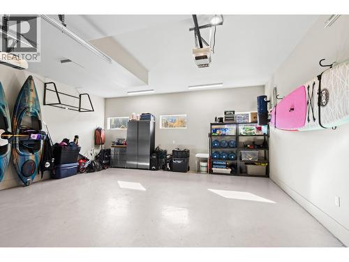 Main floor - 465 Swan Drive, Kelowna, BC - Indoor Photo Showing Garage
