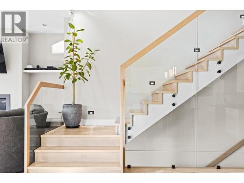 465 Swan Drive, Kelowna, BC - Indoor Photo Showing Other Room