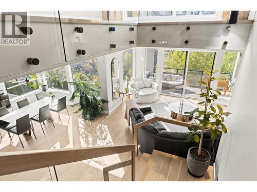 Upper level - 465 Swan Drive, Kelowna, BC - Indoor Photo Showing Other Room