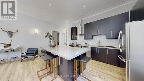 42 Somerville Street, Whitchurch-Stouffville, ON - Indoor Photo Showing Kitchen With Double Sink With Upgraded Kitchen