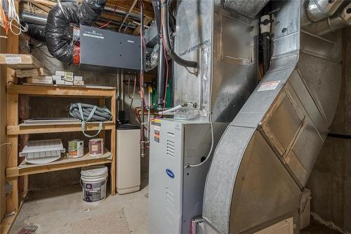 2 Parkside Place, Steinbach, MB - Indoor Photo Showing Basement
