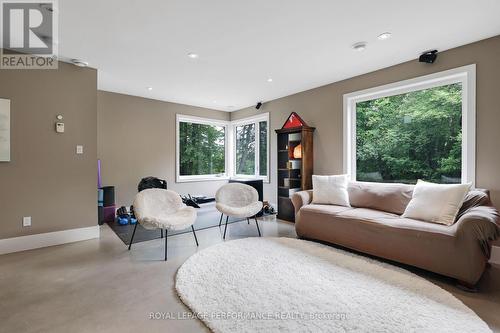 1141 Julia Court, Ottawa, ON - Indoor Photo Showing Other Room