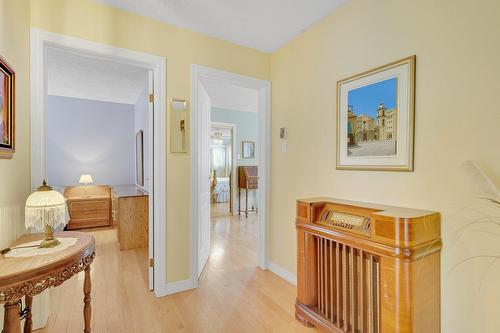 Passageway - 81 Rue Dominyck, Sainte-Agathe-Des-Monts, QC - Indoor