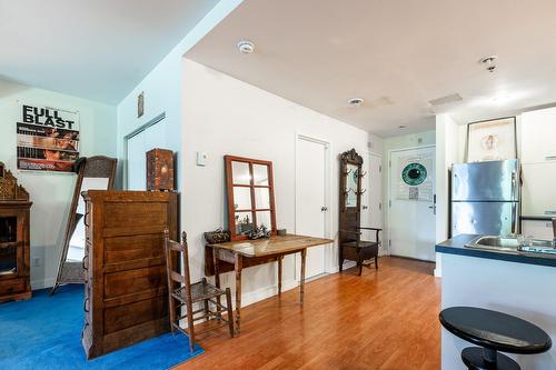 Hall - 304-4584 Rue St-Denis, Montréal (Le Plateau-Mont-Royal), QC - Indoor Photo Showing Kitchen
