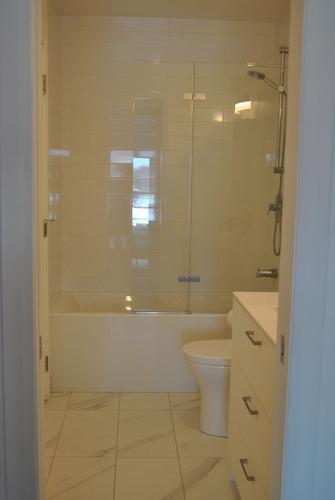 Bathroom - B-3155 Av. Parkville, Montréal (Mercier/Hochelaga-Maisonneuve), QC - Indoor Photo Showing Bathroom