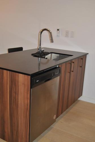 Kitchen - B-3155 Av. Parkville, Montréal (Mercier/Hochelaga-Maisonneuve), QC - Indoor Photo Showing Kitchen