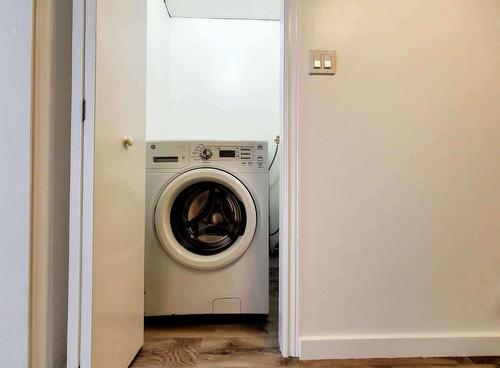 Laundry room - 2808 Rue Mcwillis, Montréal (Saint-Laurent), QC - Indoor Photo Showing Laundry Room