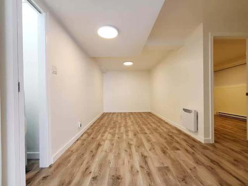 Den - 2808 Rue Mcwillis, Montréal (Saint-Laurent), QC - Indoor Photo Showing Other Room