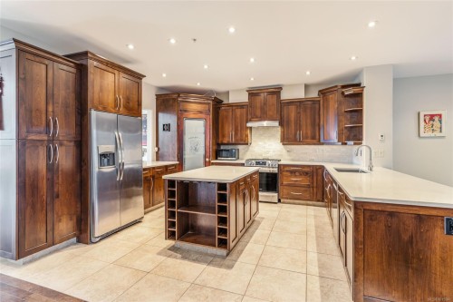 3026 Waterstone Way, Nanaimo, BC - Indoor Photo Showing Kitchen With Upgraded Kitchen