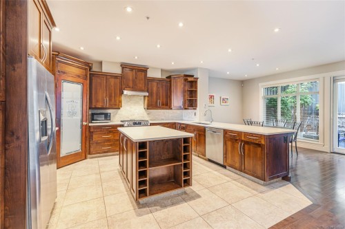 3026 Waterstone Way, Nanaimo, BC - Indoor Photo Showing Kitchen