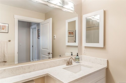 3026 Waterstone Way, Nanaimo, BC - Indoor Photo Showing Bathroom