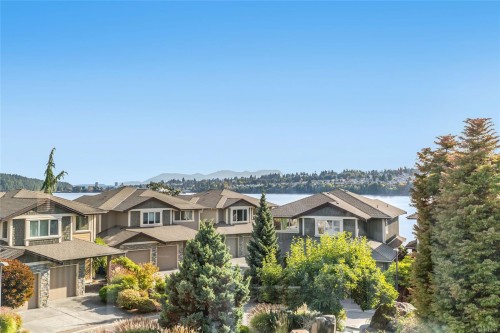 3026 Waterstone Way, Nanaimo, BC - Outdoor With Facade