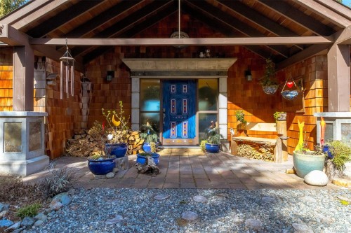 1860 Ashling Rd, Qualicum Beach, BC 