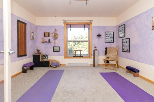 1860 Ashling Rd, Qualicum Beach, BC 