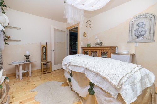 1860 Ashling Rd, Qualicum Beach, BC 