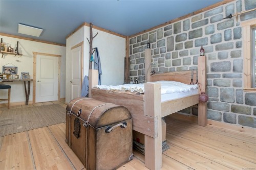 1860 Ashling Rd, Qualicum Beach, BC 