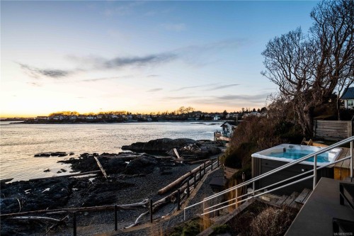 2086 Marne St, Oak Bay, BC 