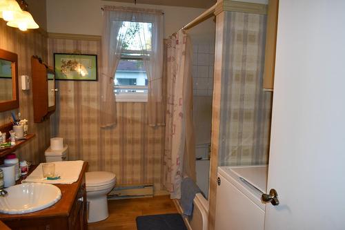 Bathroom - 7470 Boul. Allard, Drummondville, QC - Indoor Photo Showing Bathroom