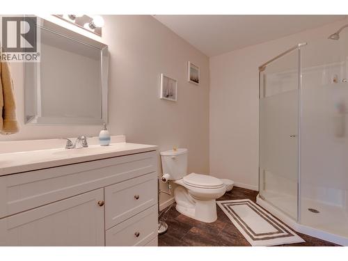 5581 Heyer Road, Prince George, BC - Indoor Photo Showing Bathroom