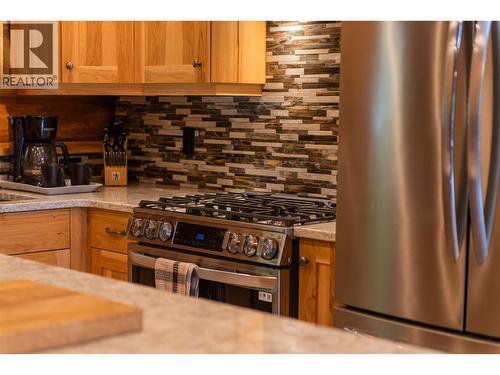 800 Highway 22, Rossland, BC - Indoor Photo Showing Kitchen
