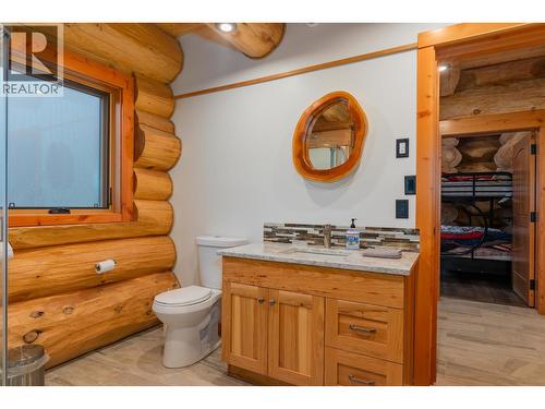 800 Highway 22, Rossland, BC - Indoor Photo Showing Bathroom