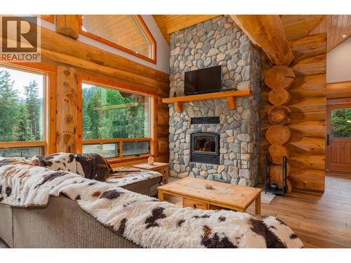 800 Highway 22, Rossland, BC - Indoor Photo Showing Living Room With Fireplace