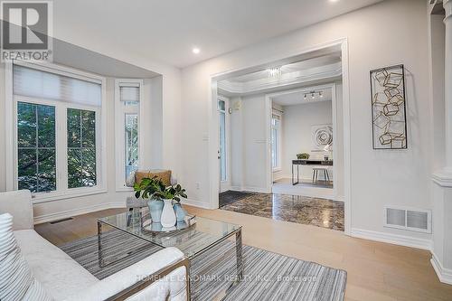 92 Montgomery Avenue, Whitby, ON - Indoor Photo Showing Other Room