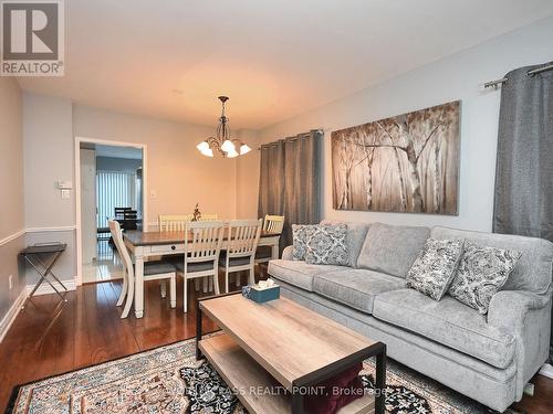 6136 Ford Road, Mississauga, ON - Indoor Photo Showing Living Room