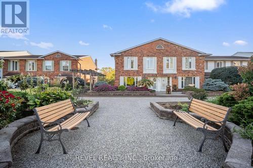 3 - 2058 Brant Street, Burlington, ON - Outdoor